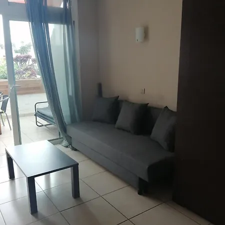 Poolview Ground Floor Apartment *
